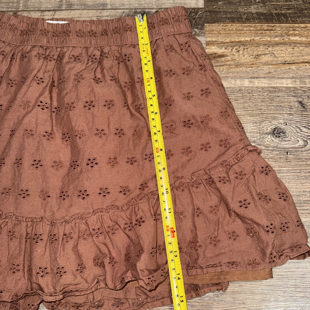 Hollister Ultra High Rise Eyelet Ruffle Mini Skirt Brown Size S - Picture 6 of 6